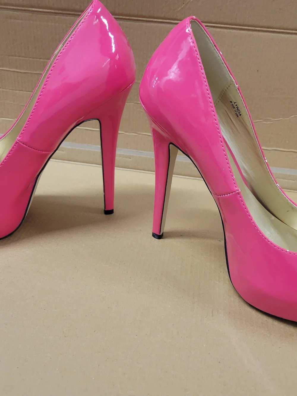 Shoe Dazzle Hot Pink Flats with Gold Toe Cap - Picture 3 of 4